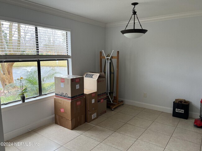 Building Photo - 858 Shoreline Cir