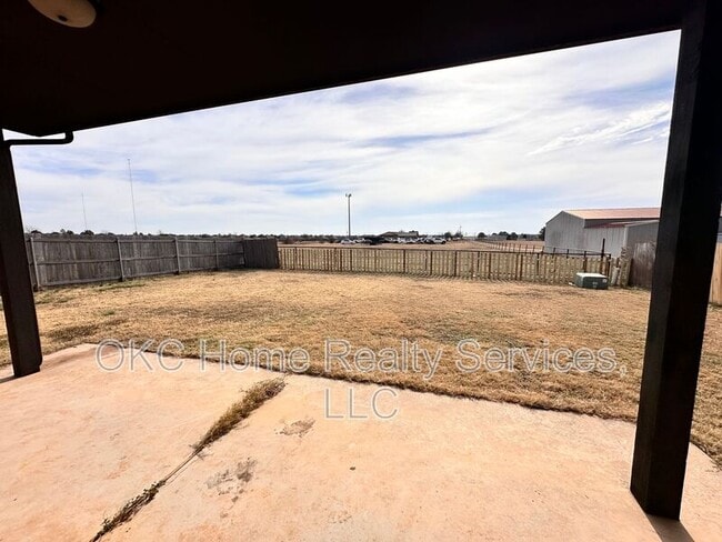 Building Photo - 2412 SE 92nd Terrace