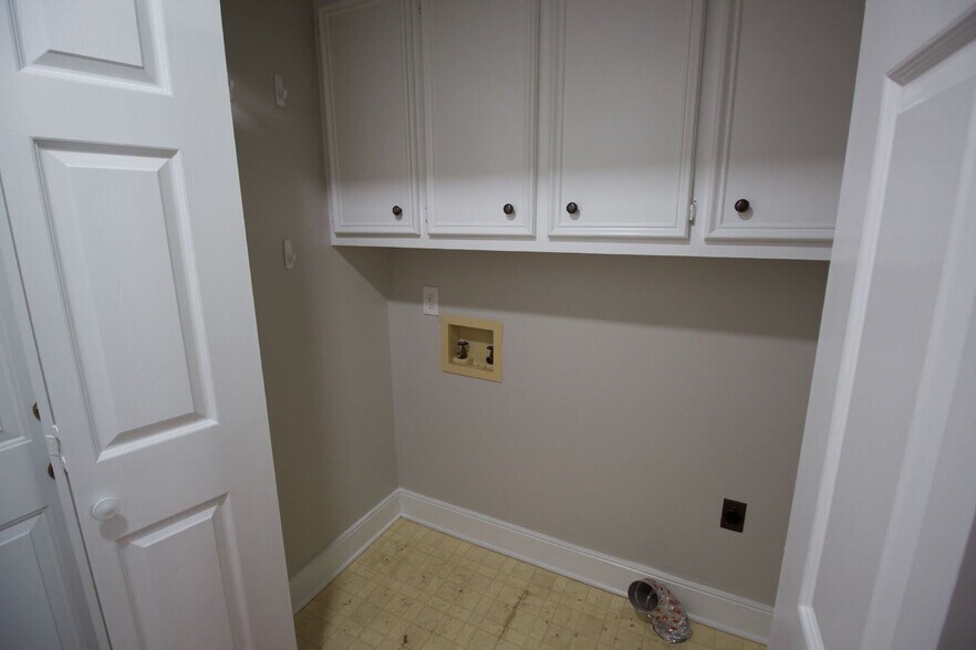 Building Photo - 4407 Treetops Cir