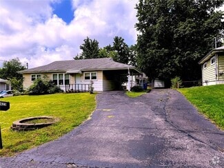 Building Photo - 1623 Kirkham Dr
