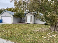 Building Photo - 950 Gregory Ln