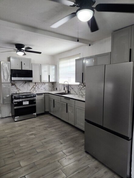 Building Photo - 219 S Alabama Ave