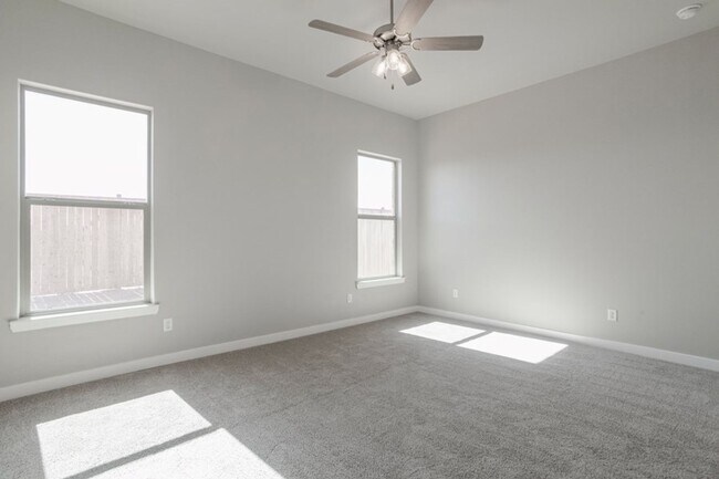 Building Photo - New Beginnings Start At AMRR: Spacious 3 bedroom in Midland!