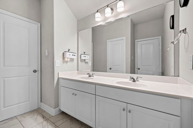 Building Photo - 21407 Blue Tuna Dr