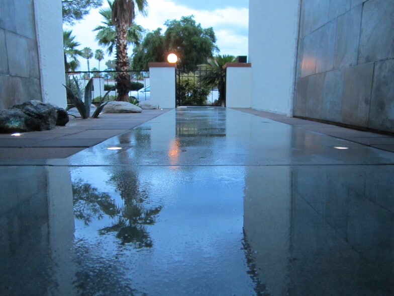 Primary Photo - 859 W Palma de Coco