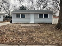 Building Photo - Renovated 2 Bedroom Home!