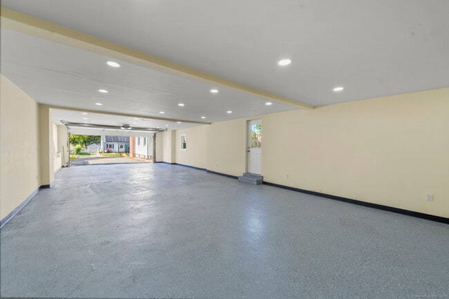 Building Photo - 20 Rosina Rd