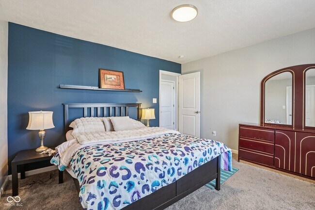 Building Photo - 6673 Laurelwood Dr
