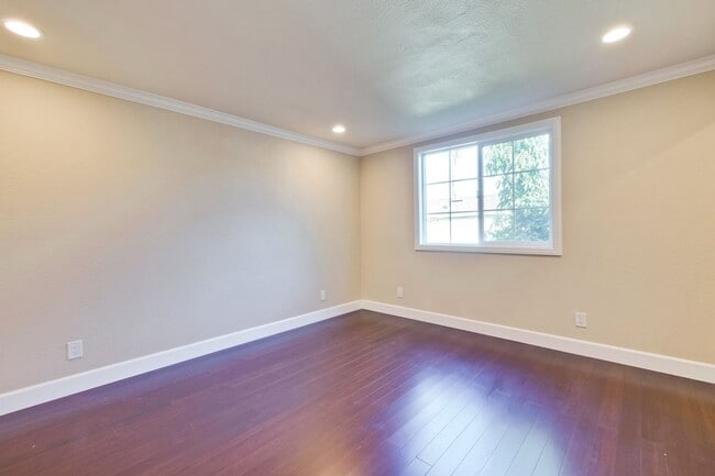 Building Photo - Wow! What a Great Home! Available Soon!