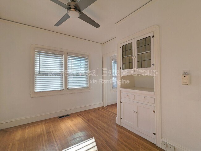Building Photo - 4736 Meldon Ave