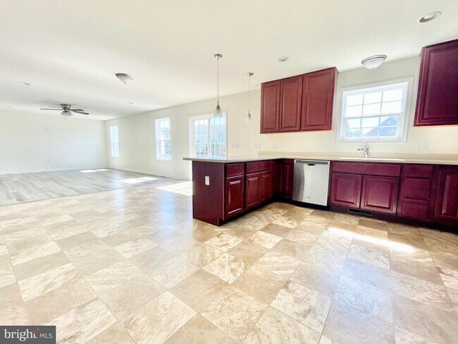 Building Photo - 253 S Marshview Terrace