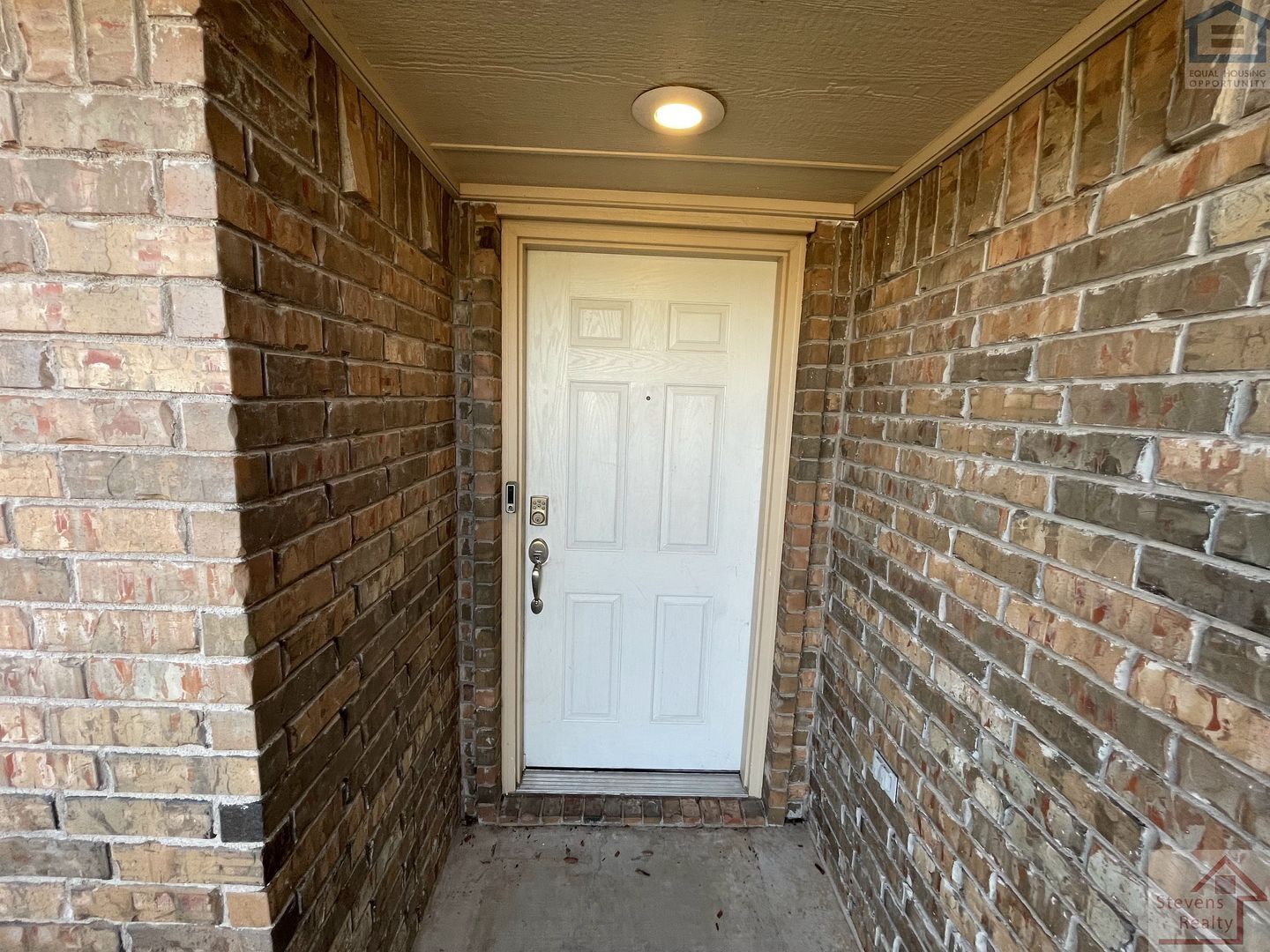 Building Photo - 4416 SW Hickory Ln