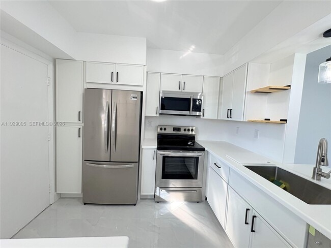 Building Photo - 9159 SW 77th Ave