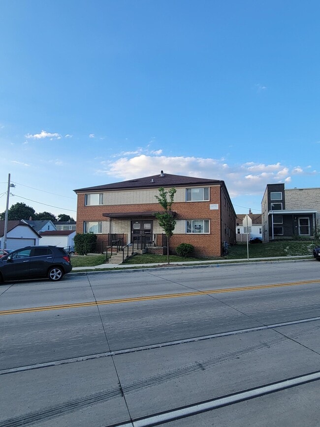 Building Photo - 6521