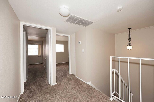 Building Photo - 944 S Valencia