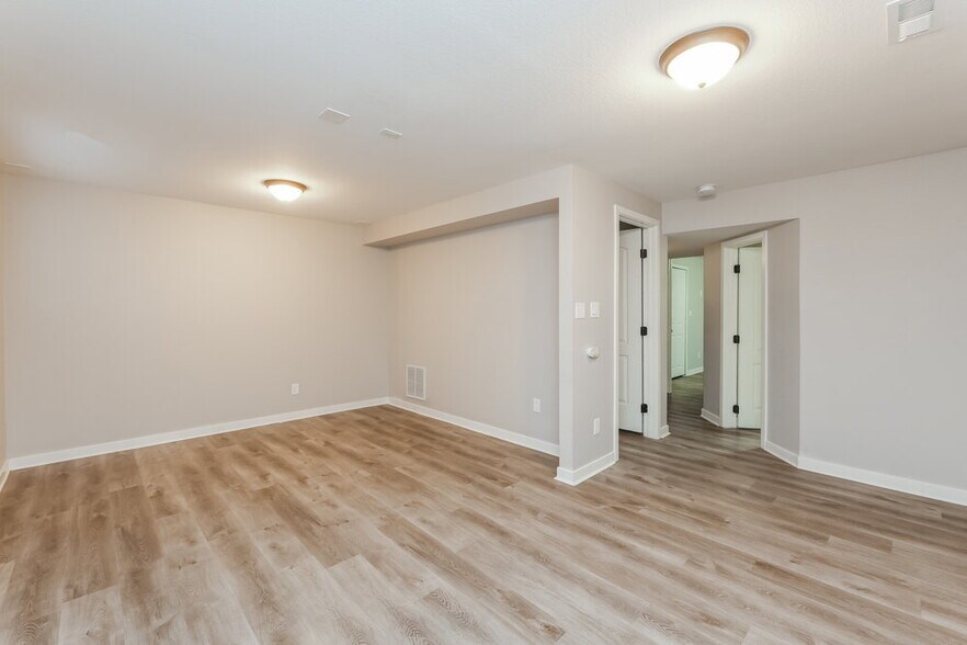 Building Photo - 2785 Richmond Dr