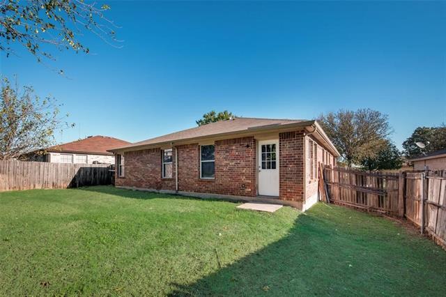 Building Photo - 510 Burleson St