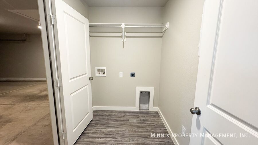 Building Photo - 3219 Abbeville Ave