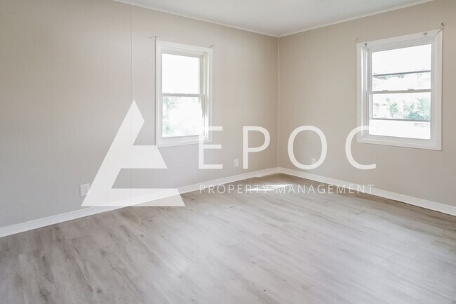 Building Photo - 4701 S 30th W Ave