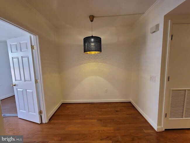 Building Photo - 616 E Street NW Unit 1007