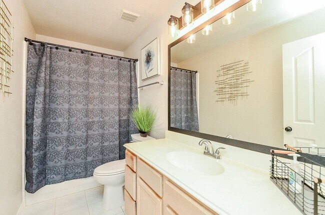 Building Photo - 6146 Rocky Nook Dr