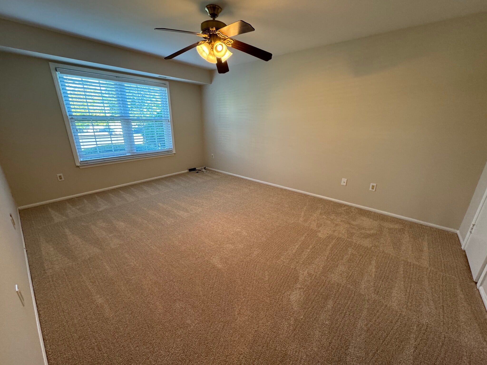 Primary bedroom - 2103 Society Pl