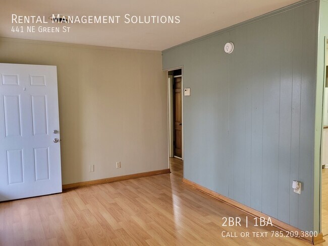 Building Photo - *2-CAR GARAGE* 441 NE Green St - 2 BED/1 BATH