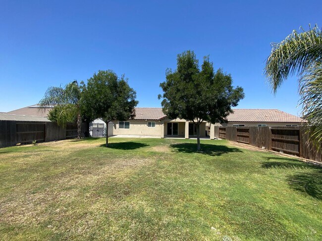 Building Photo - Gorgeous 5 BD 3 BA home available for rent...