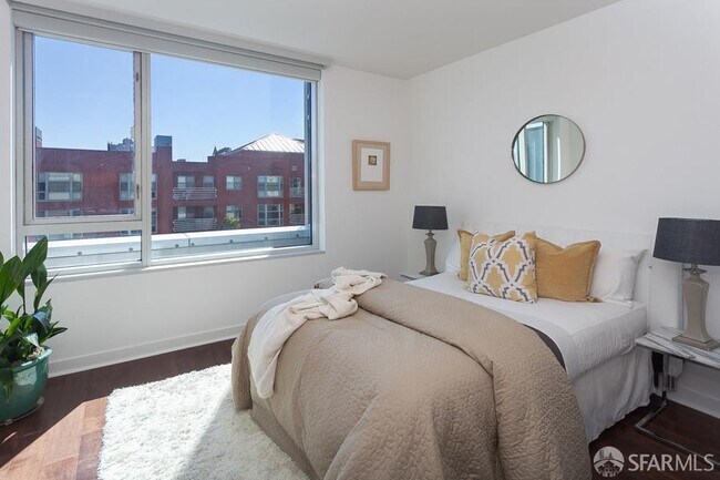 Building Photo - 501 Beale St