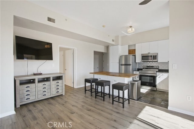 Building Photo - 388 E Ocean Blvd