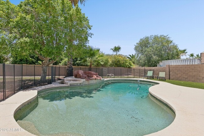 Building Photo - 8611 W Foothill Dr