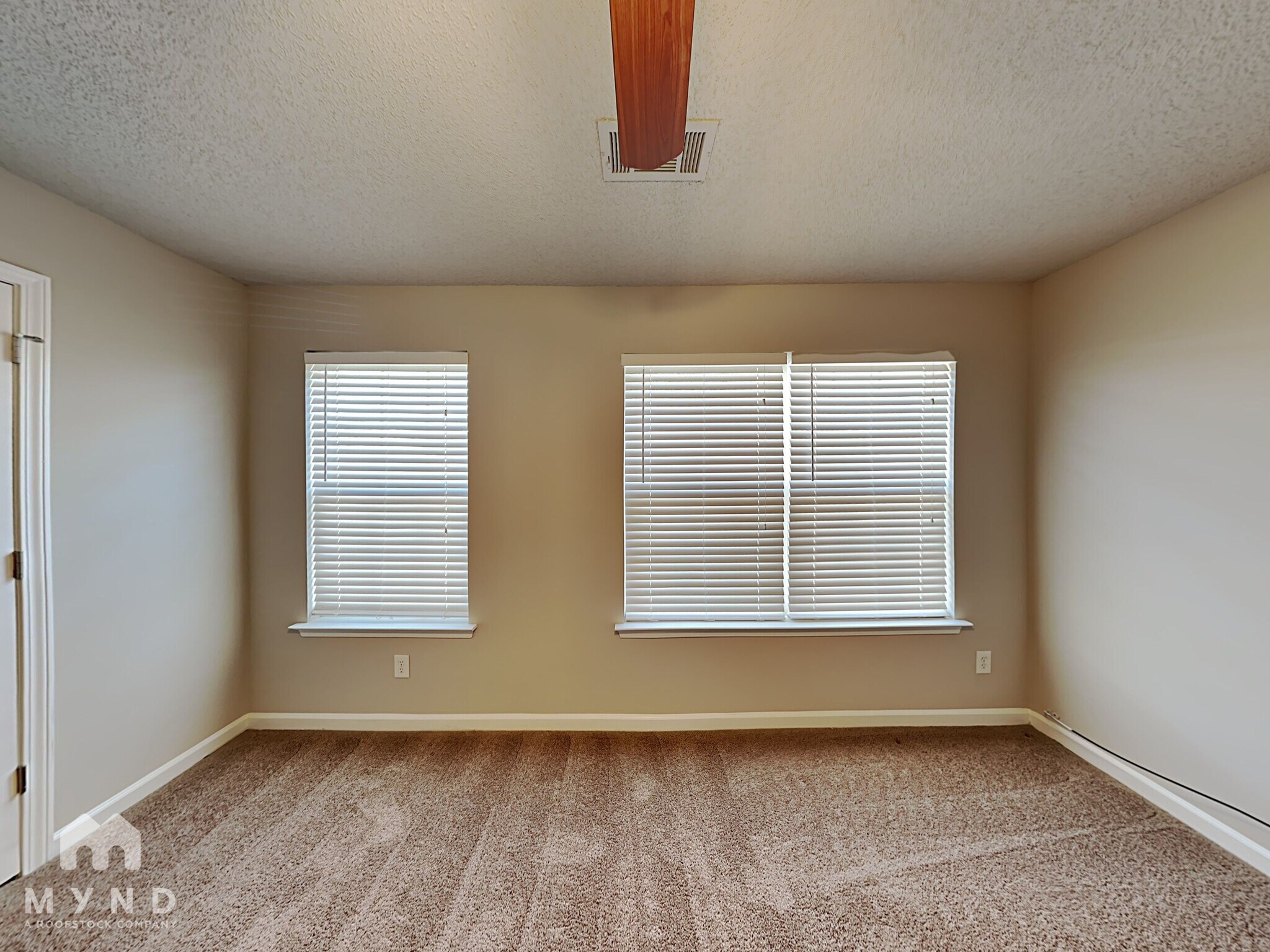 Building Photo - 6132 Hickory Ln Dr