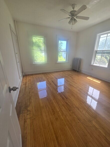 Bedroom - 20 Temple St
