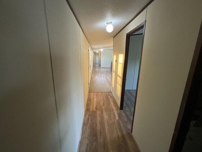 Building Photo - Charming 3-Bed, 2-Bath Retreat: Spacious 1216 Sq Ft Mobile Home in Peaceful Brazoria, TX!