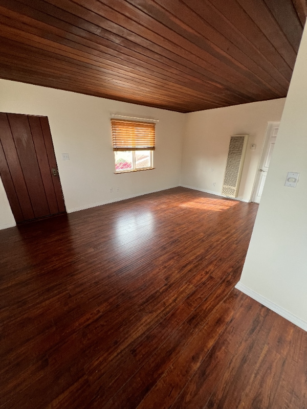 Building Photo - 7545 La Jolla Blvd