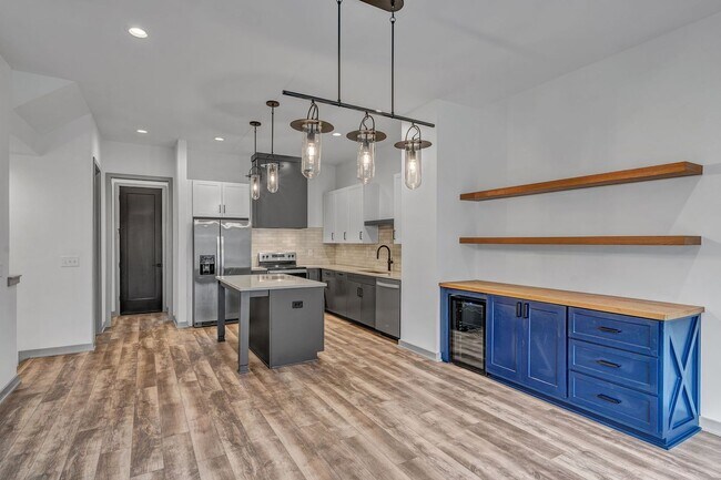 Building Photo - 4 Bed for Rent in Edison Park- The Nations!