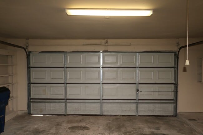 Building Photo - 15819 Spruce Point Dr