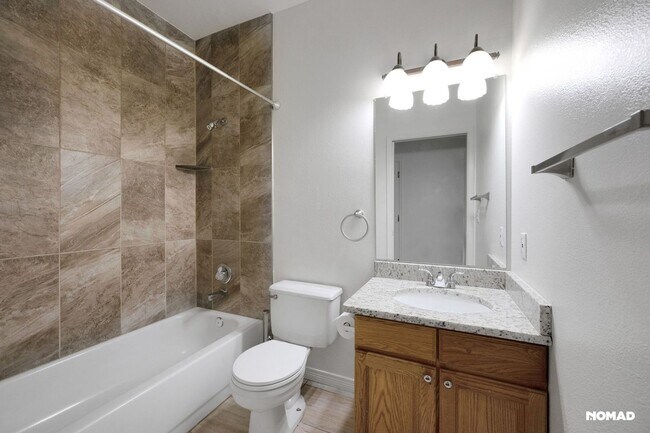 Building Photo - Beautiful 4BR House in Centennial