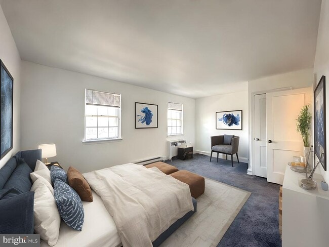 Primary Photo - 1517 E Walnut Ln