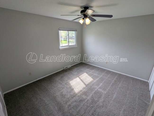 Building Photo - Spacious Split-Level Home with Updates in ...