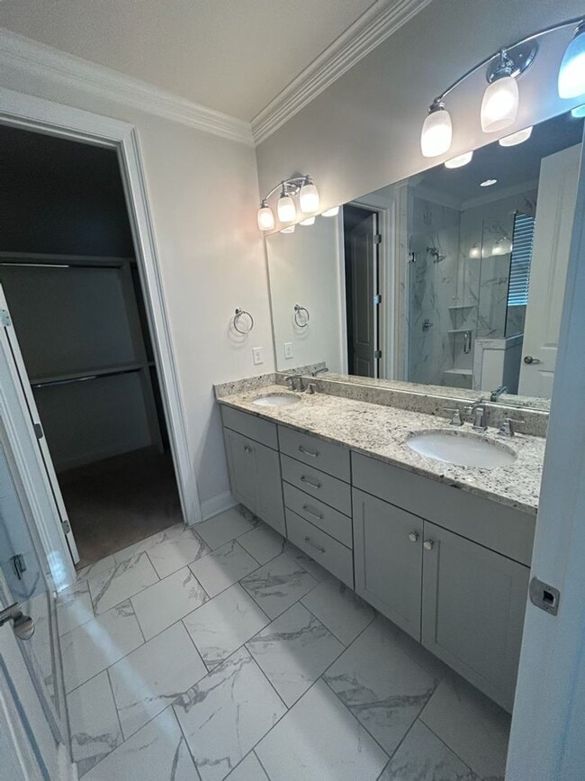 Building Photo - 3BR End-Unit in Westhaven | Main-Level Primary + Office + Bonus Room