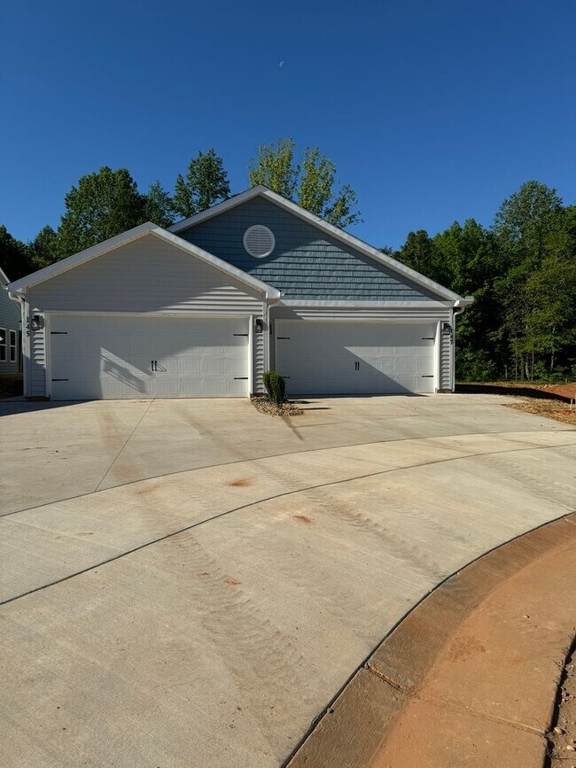 Building Photo - 145 Brawley Villas Pl
