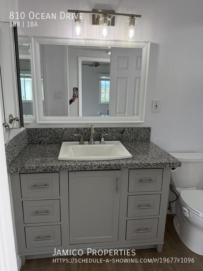 Building Photo - 810 Ocean Dr