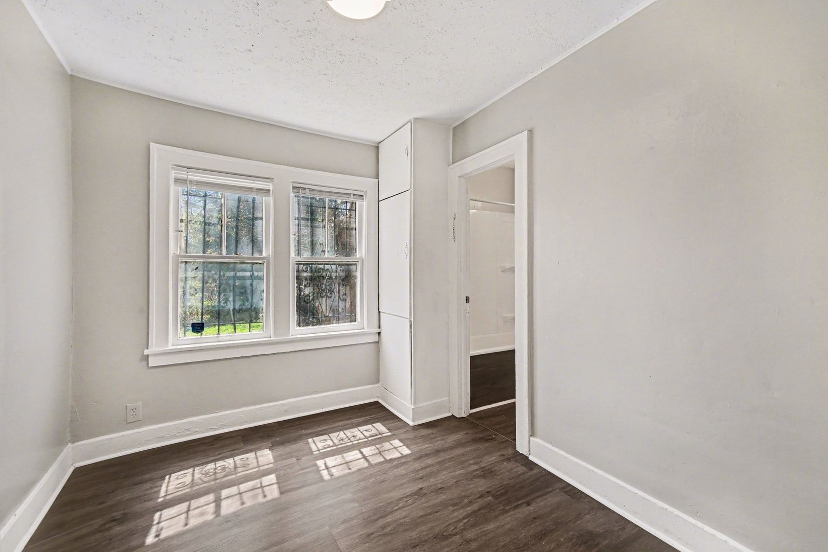 Building Photo - 2407 E 67th Terrace