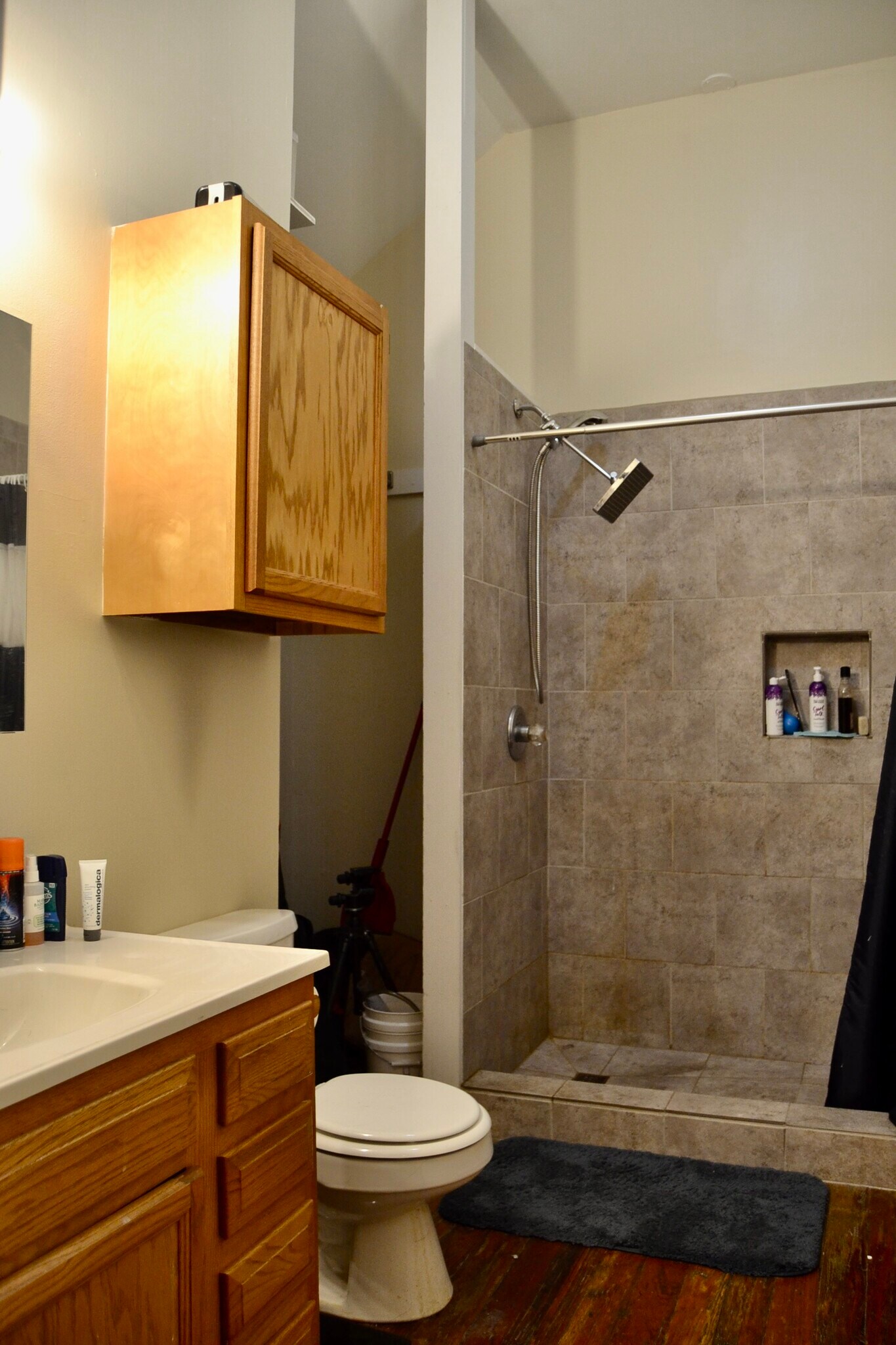bathroom with walk-in shower - 625 7th Ave S