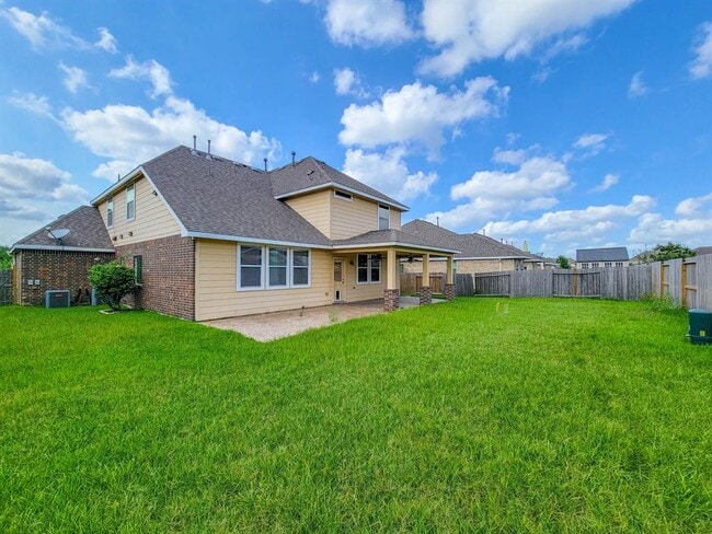 Building Photo - 805 Arlington Pointe Dr