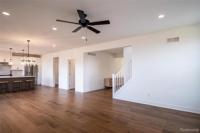 Building Photo - 5556 Hobart Ct