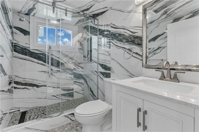 Building Photo - 255 Pearl St