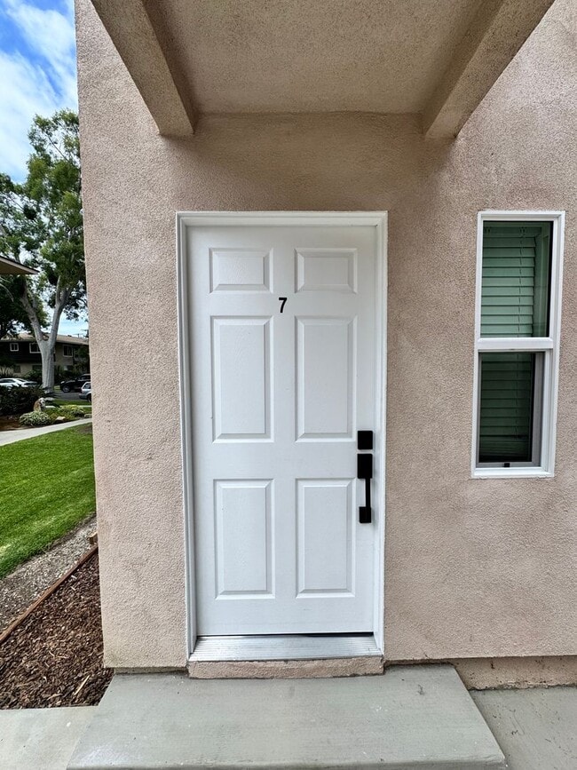 Building Photo - Large New Construction 1 bed 1 Bath Apartment for Rent In Long Beach!