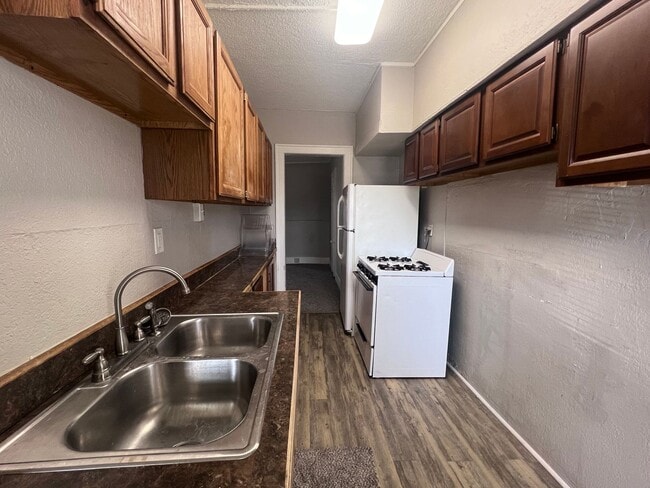 Building Photo - 1054 Ionia Ave SW